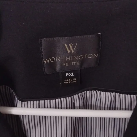 Worthington petite XL black blazer - Picture 2 of 3